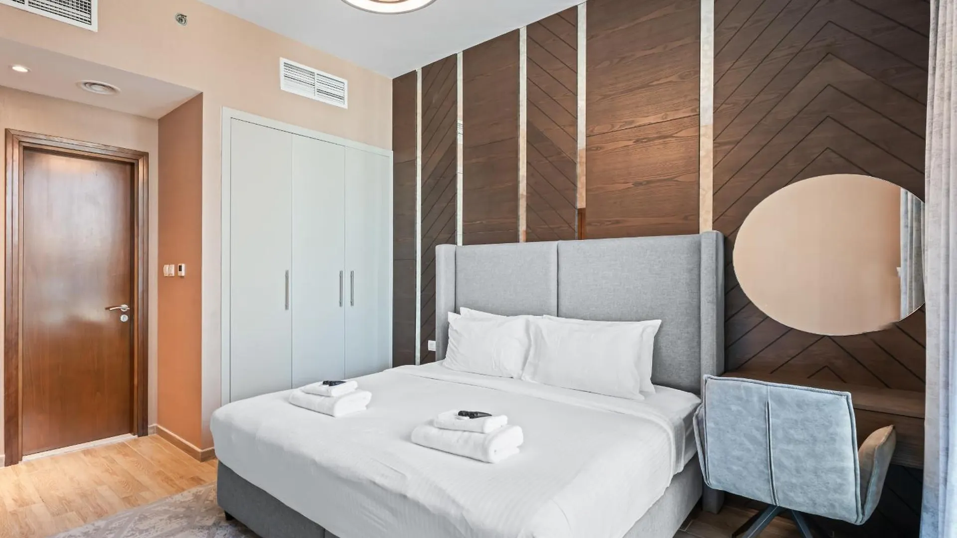 Elegant 1-Bdr Retreat With Stunning Views -Noura Tower 37 Apartment Dubai